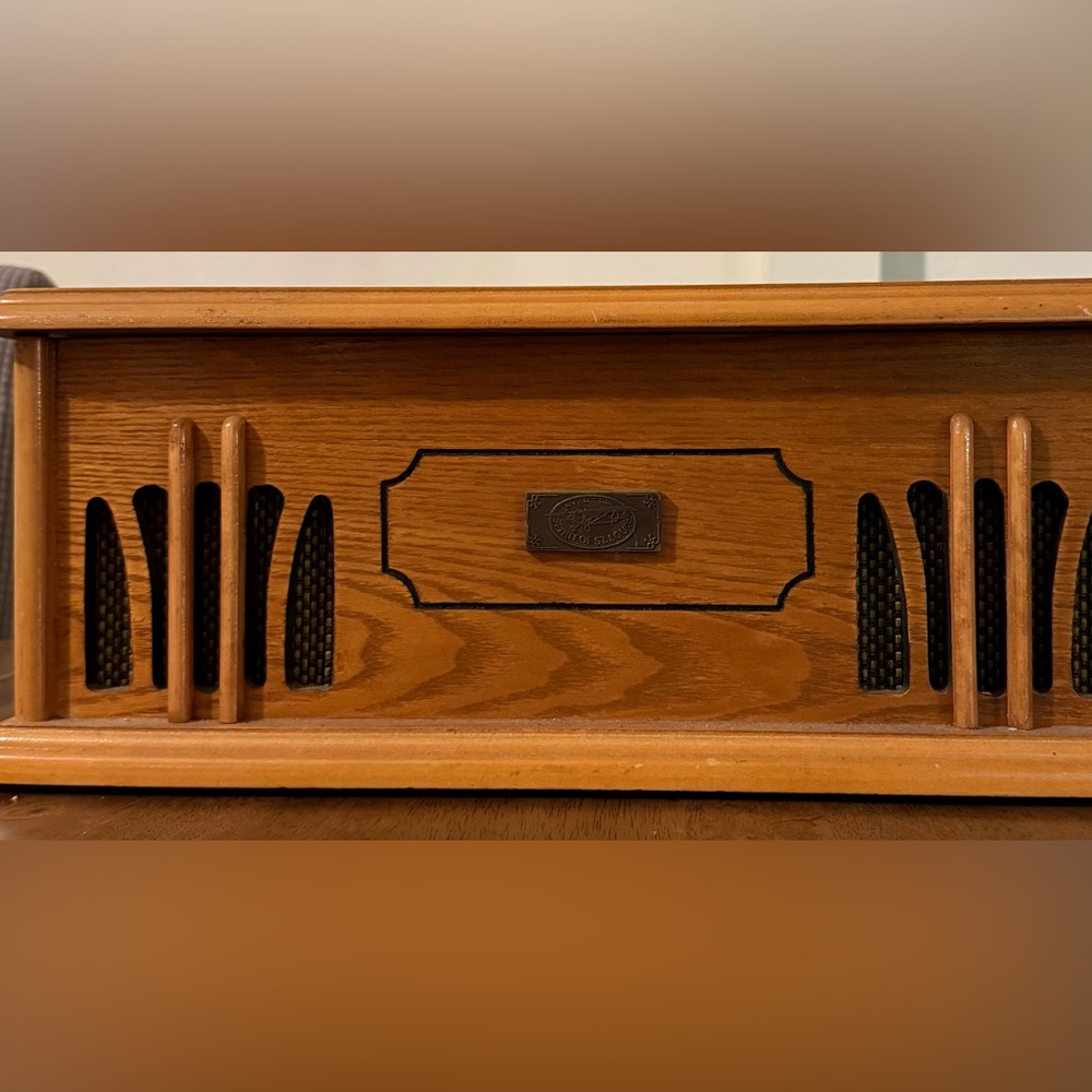 Spirit of St. Louis Vinyl Record Player/Turn Table